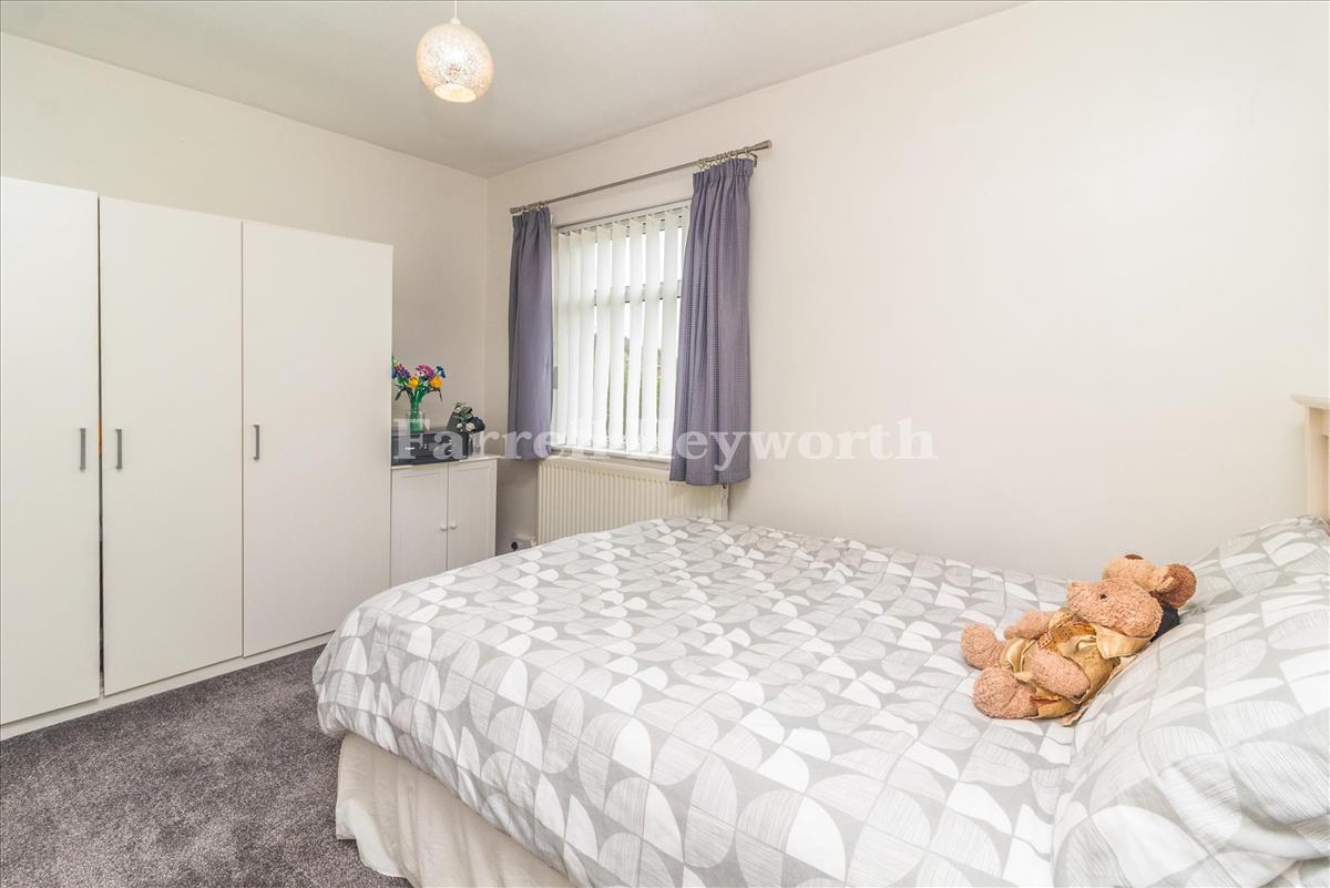 Bedroom 2 image 2