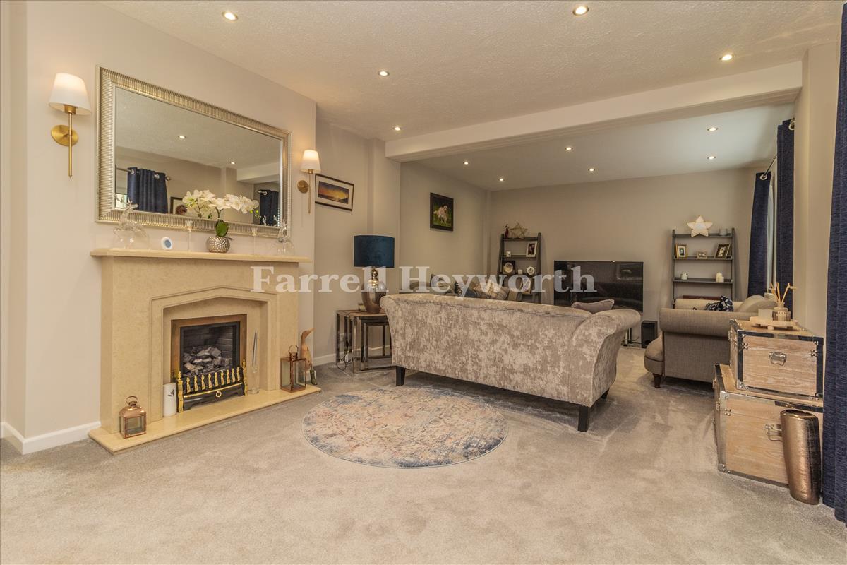 Lounge image 2