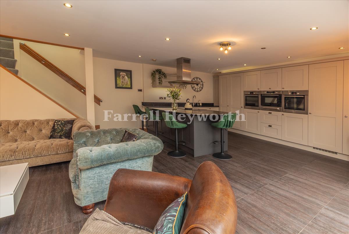 Open Plan Living image 11