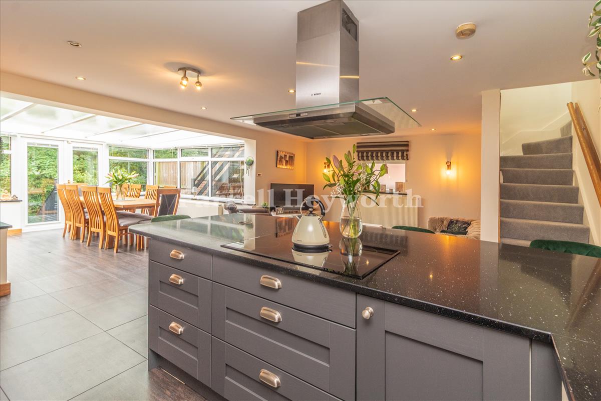 Open Plan Living image 4