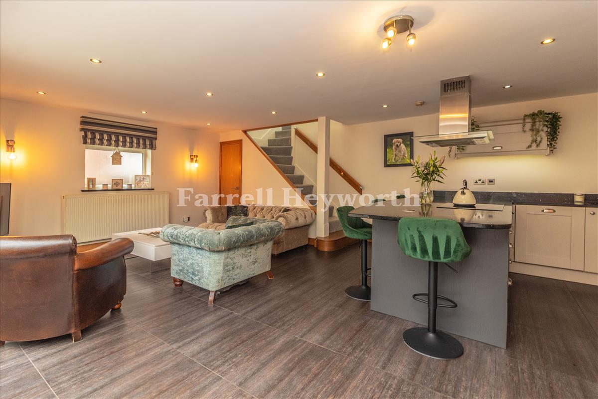 Open Plan Living image 5
