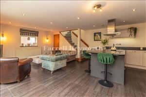 Open Plan Living image 5