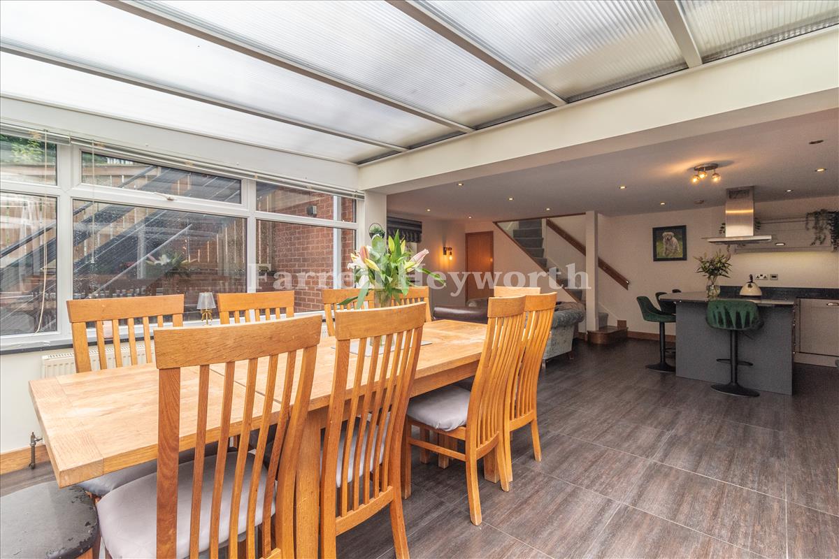 Open Plan Living image 8