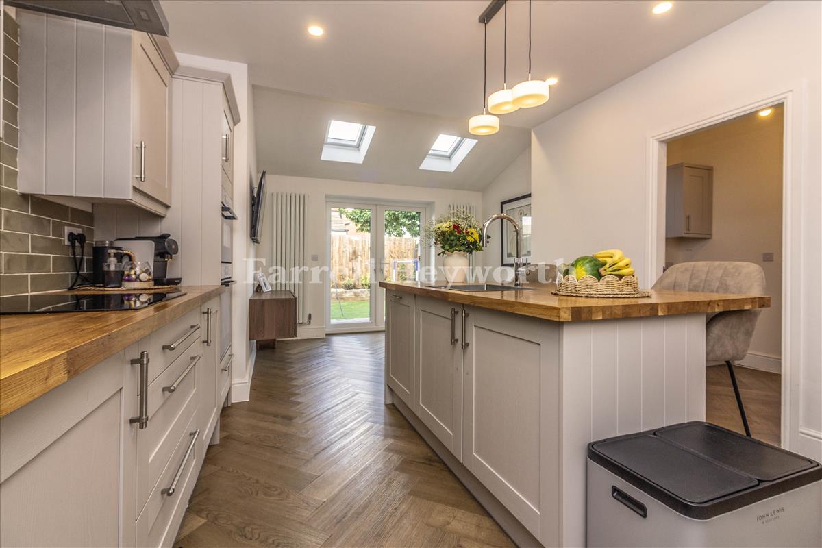 Kitchen j