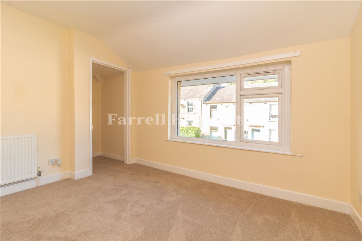 Bedroom 1 image 2