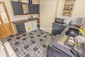Kitchen b