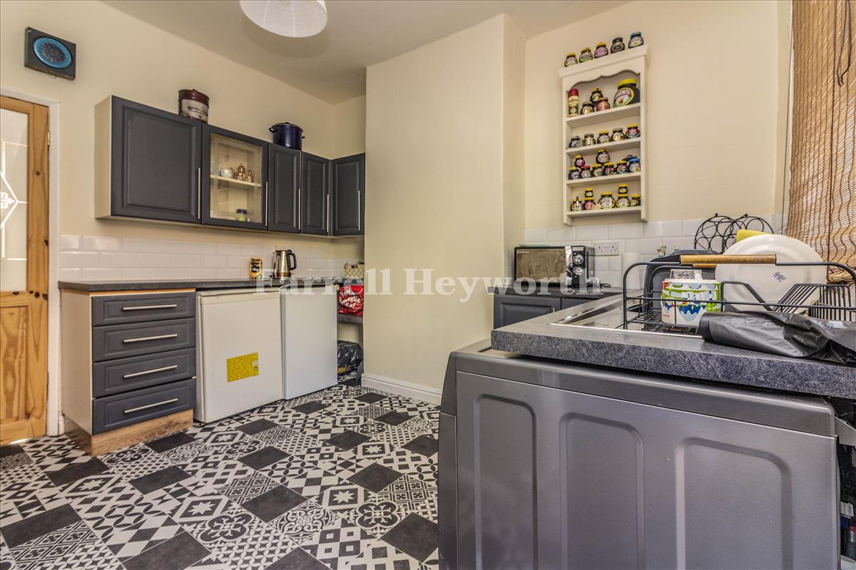 Kitchen c