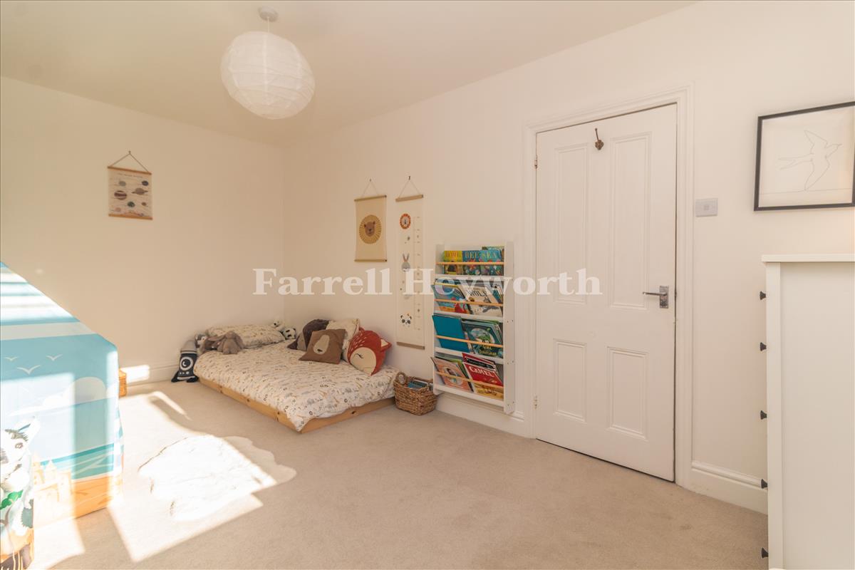 Bedroom 2 image 2