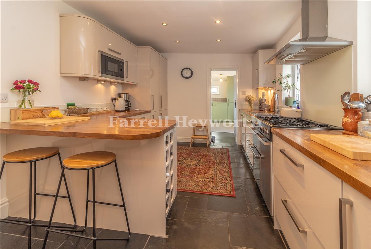 Kitchen image 5