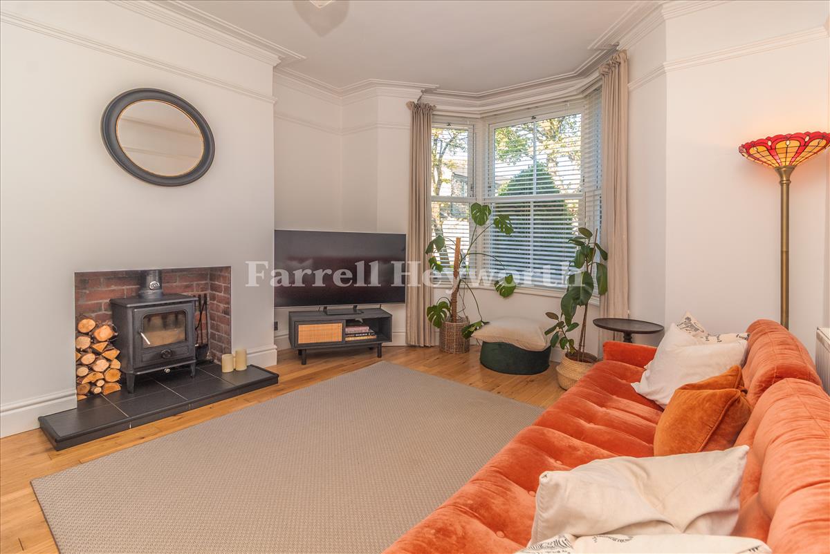 Lounge image 2