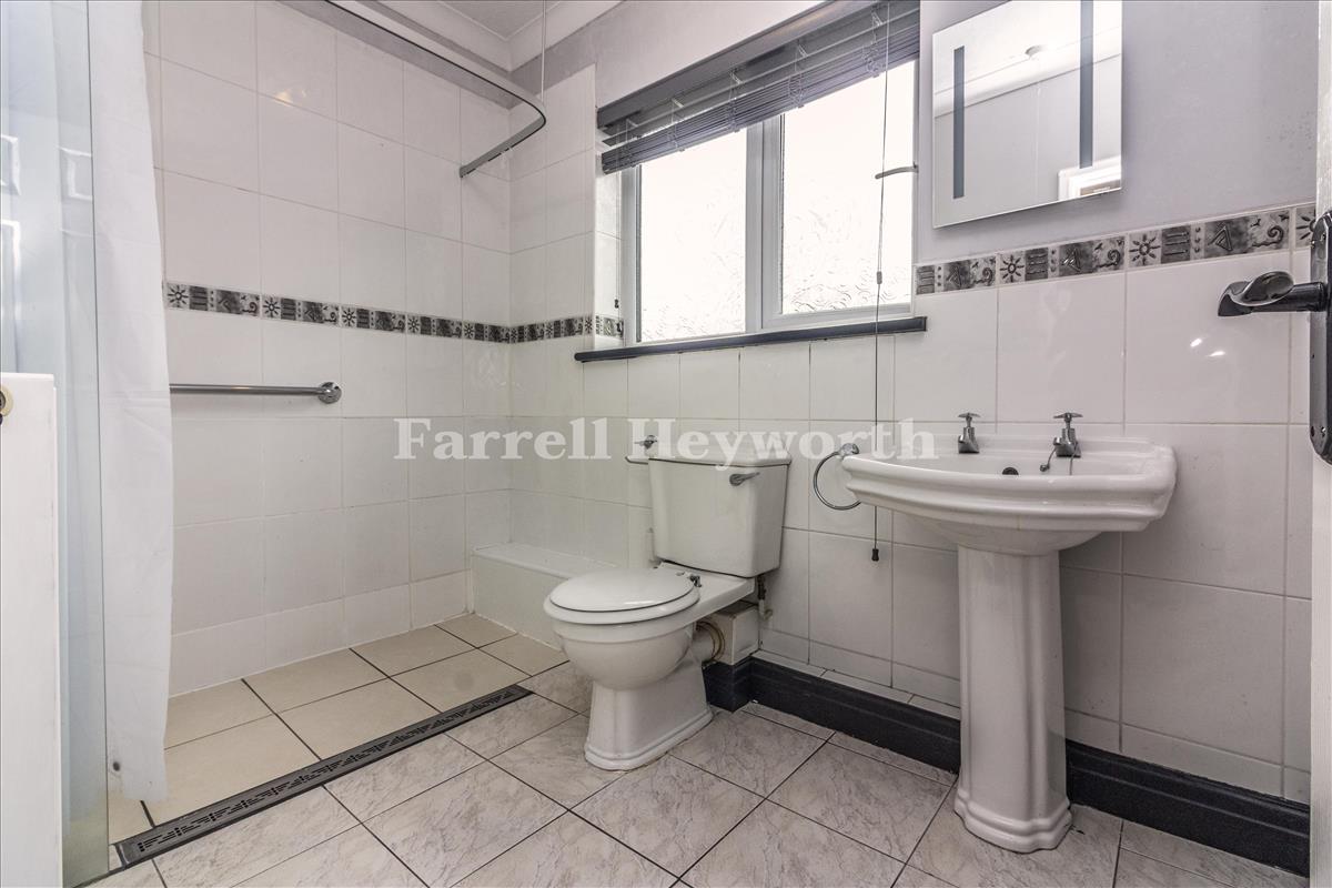 Shower Room b