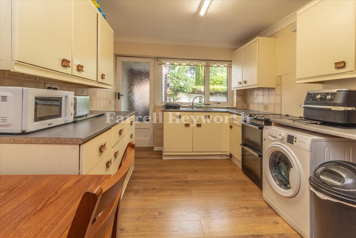 Kitchen Diner image 2