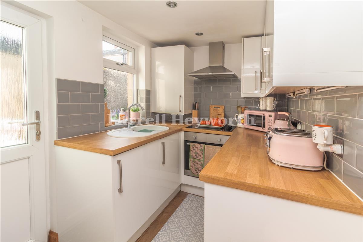 Kitchen image 2