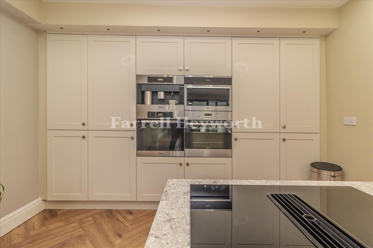 Kitchen Area image 3