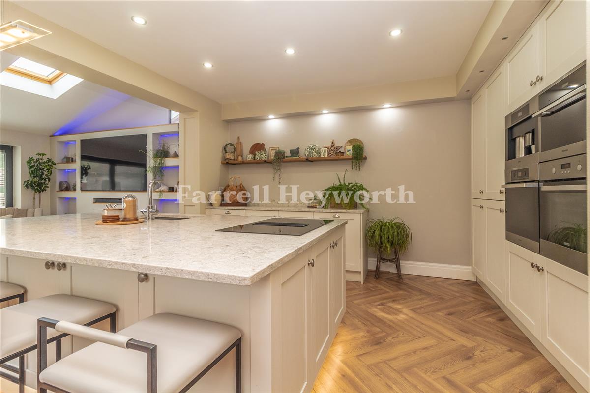 Kitchen Area image 4