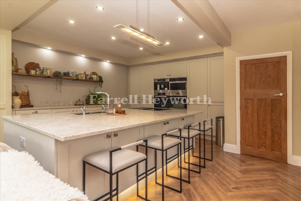 Kitchen Area image 7