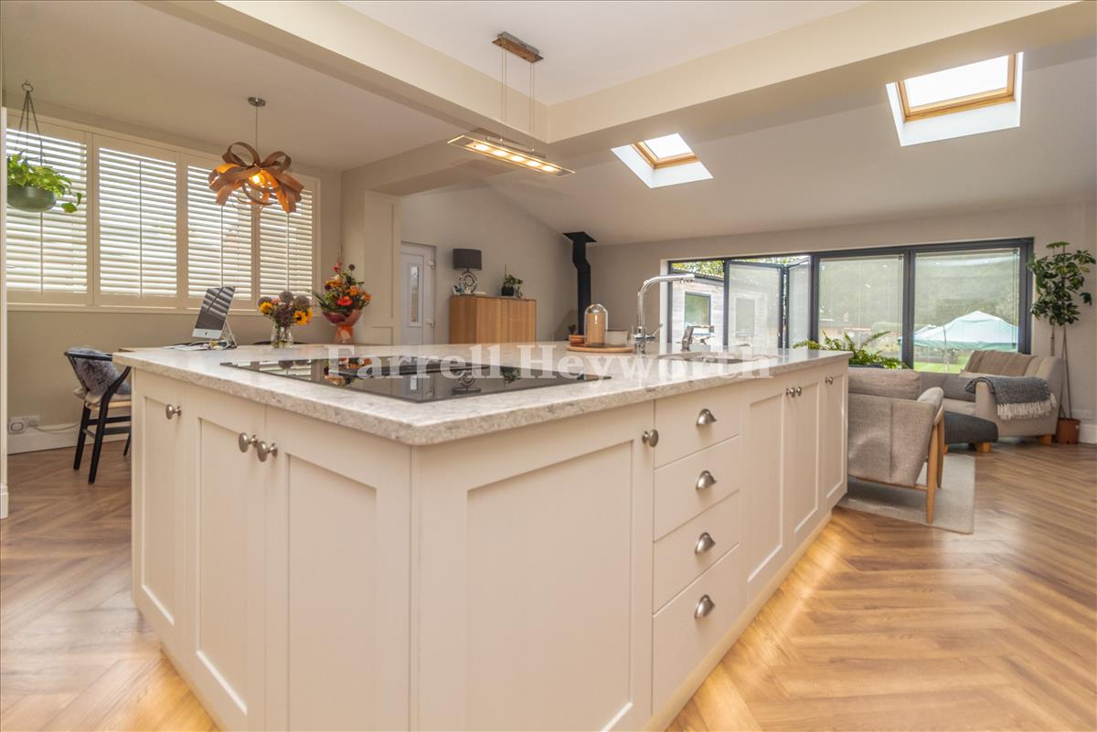 Kitchen Area image 8