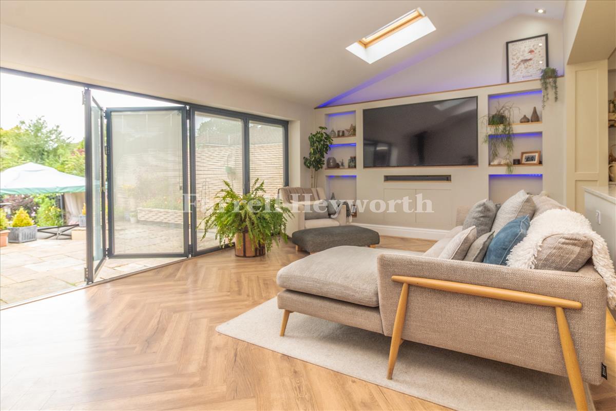 Open Plan Living image 6