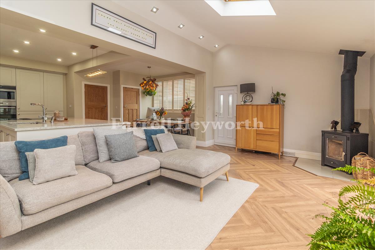 Open Plan Living image 7