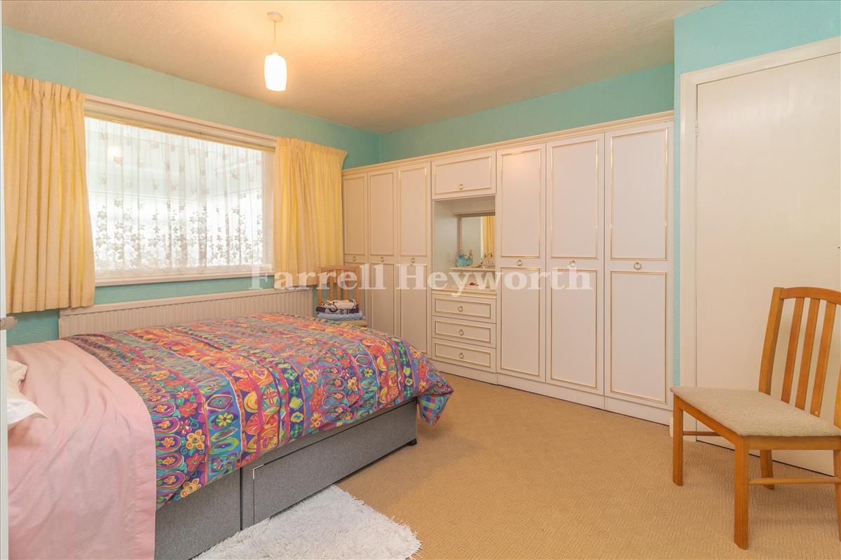 Bedroom 1 image 2