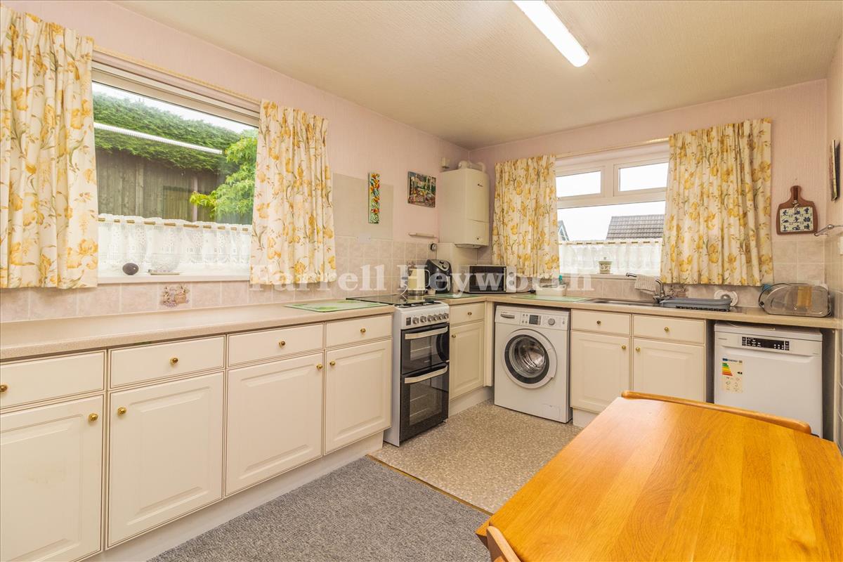 Kitchen Diner image 2