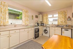 Kitchen Diner image 2