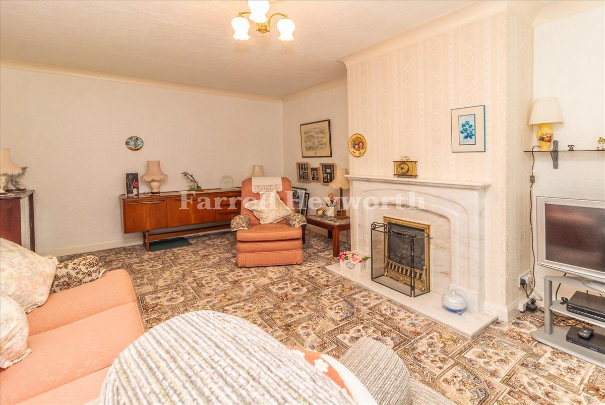 Lounge image 2