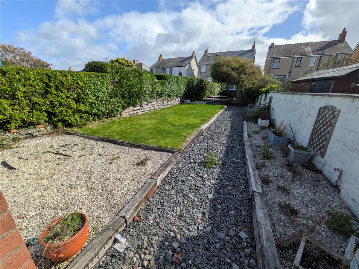 Lawned Garden