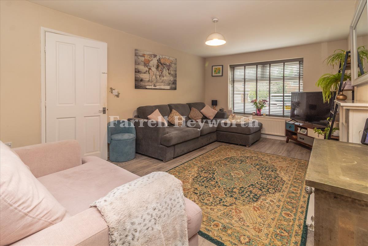 Lounge image 2