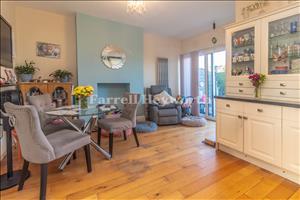 Kitchen Diner image 3