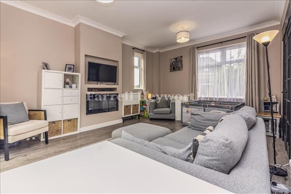 Lounge b