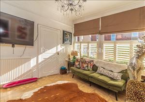 Lounge image 2