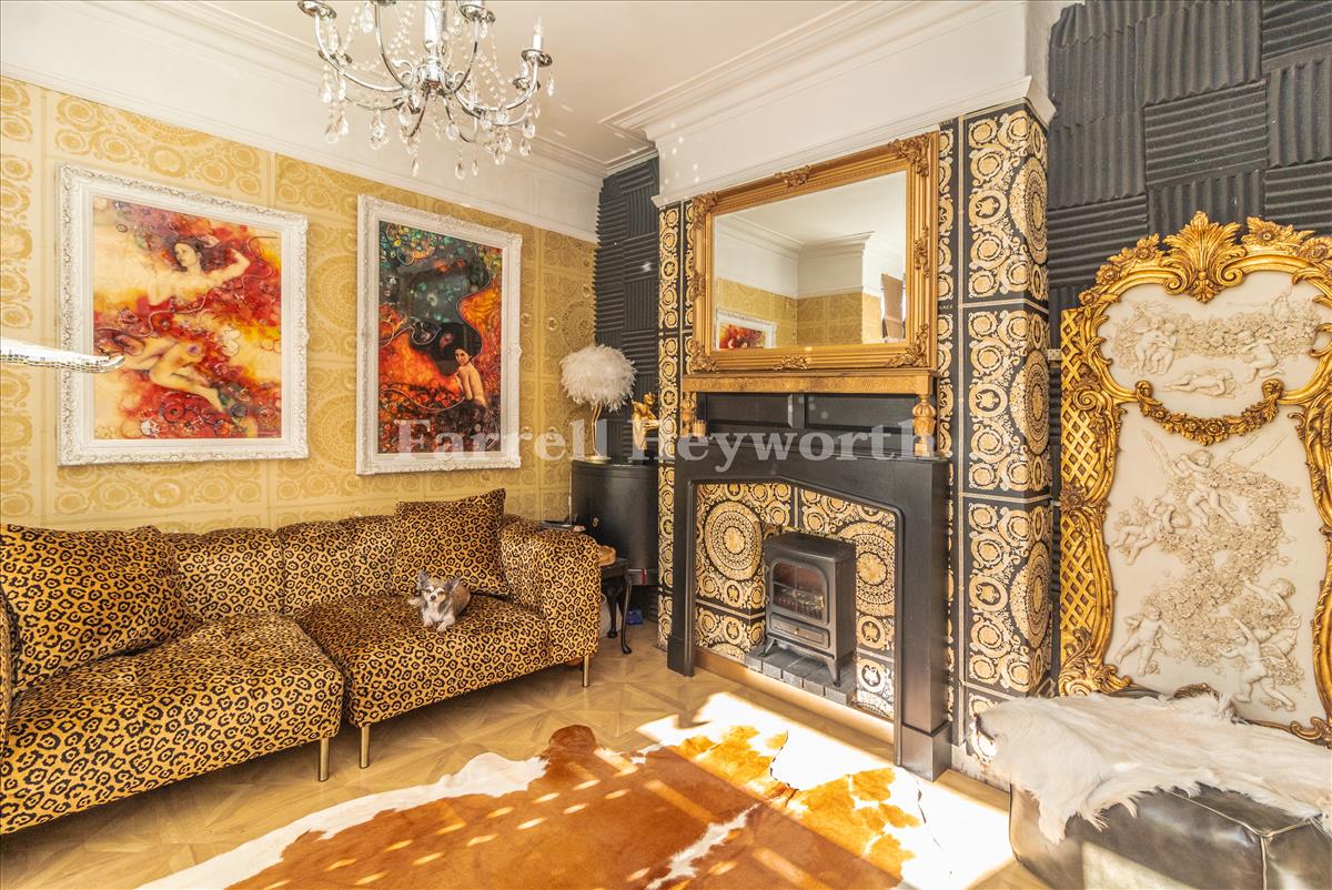 Lounge image 3