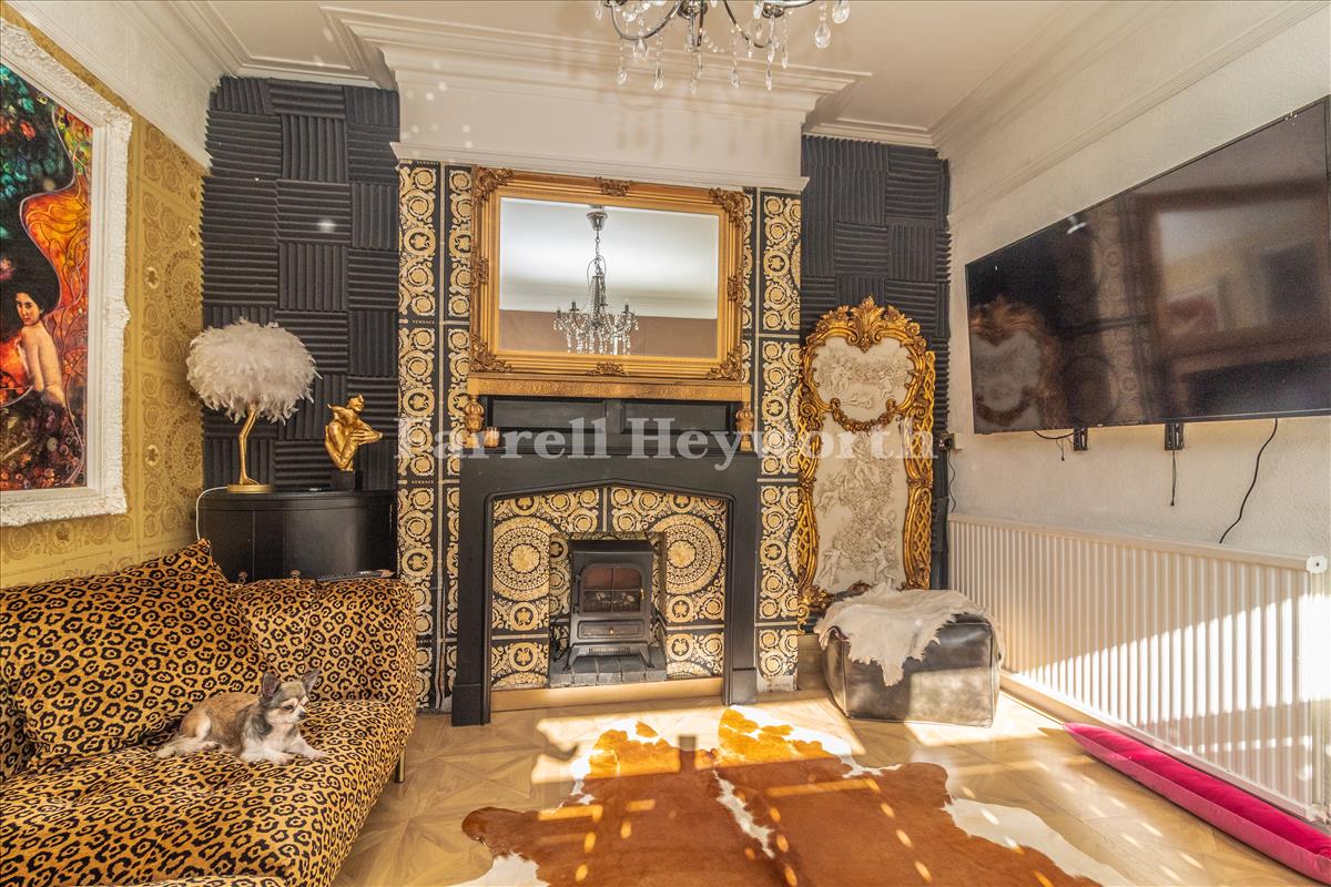 Lounge image 4