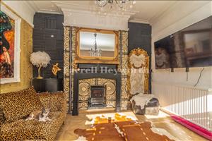 Lounge image 4