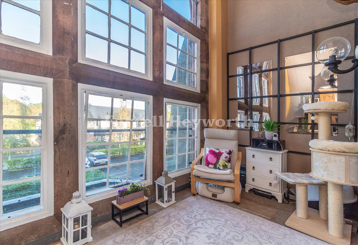 Sun Room image 2