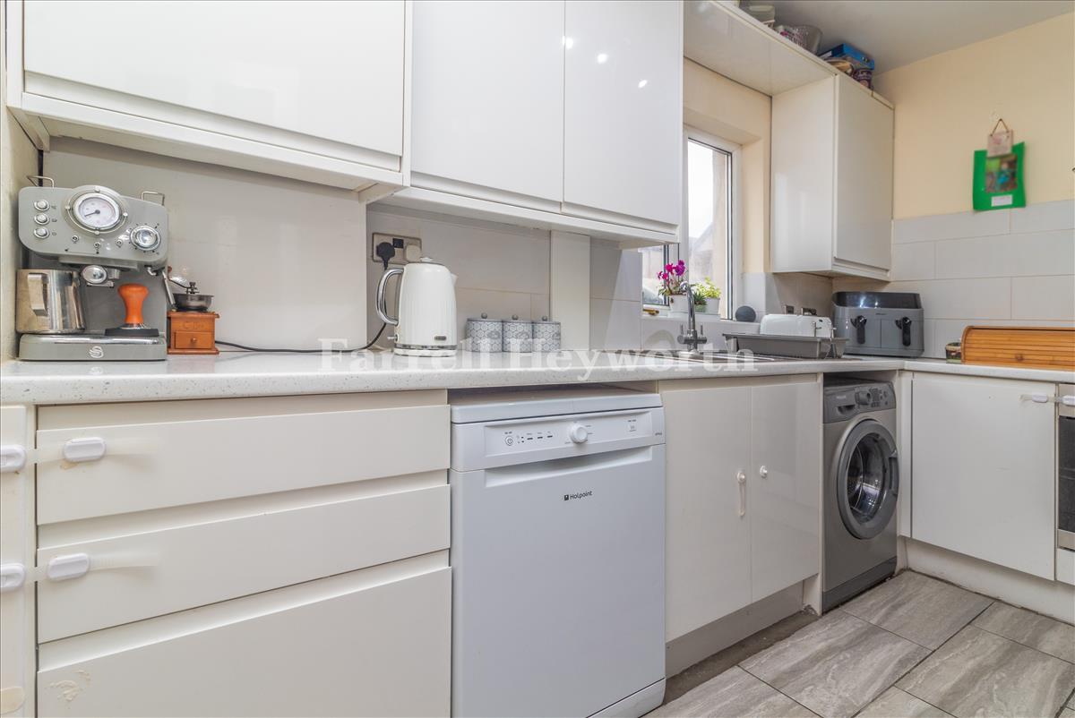 Kitchen image 4