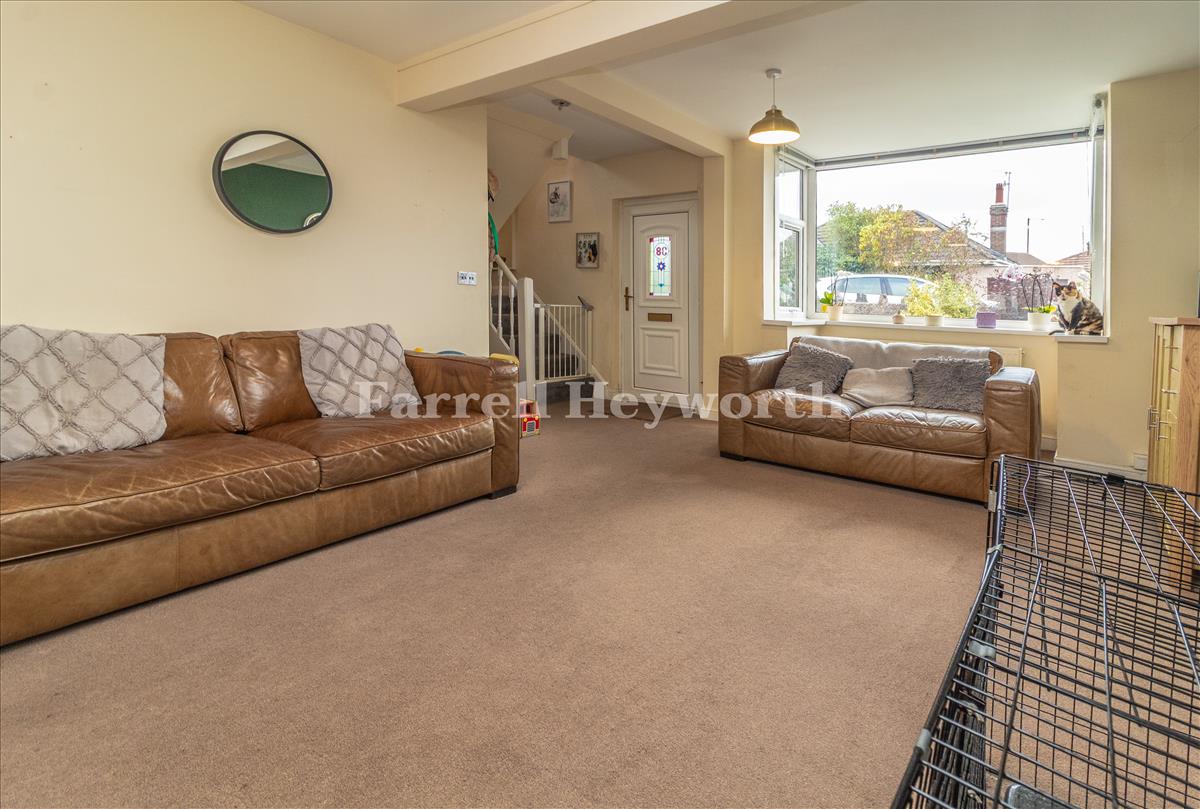 Lounge image 3