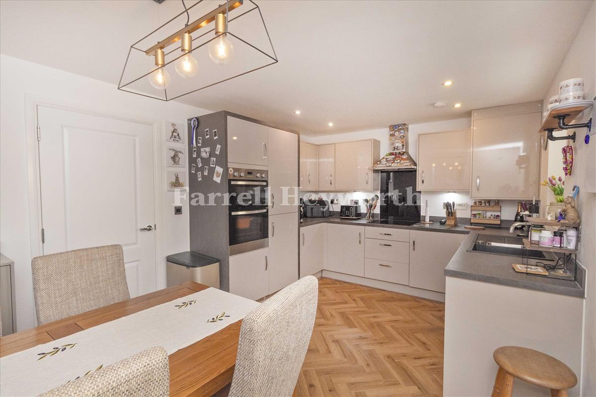 Kitchen dining