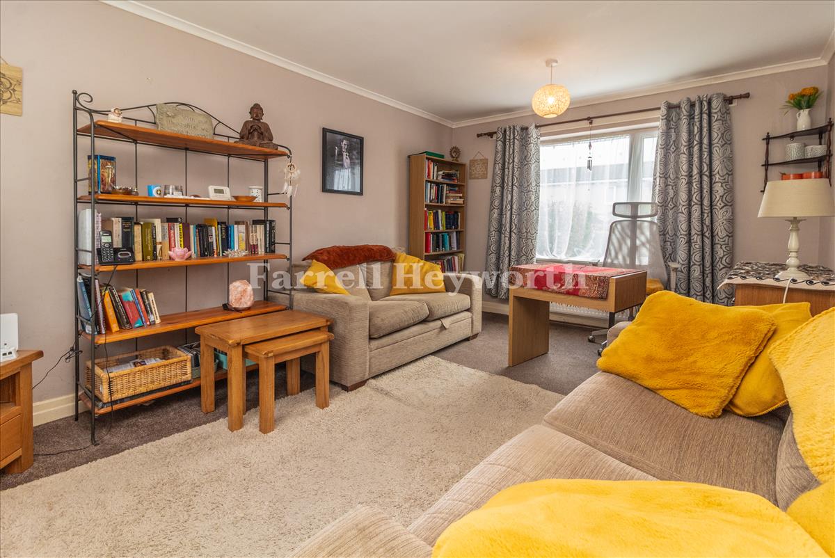 Lounge image 3