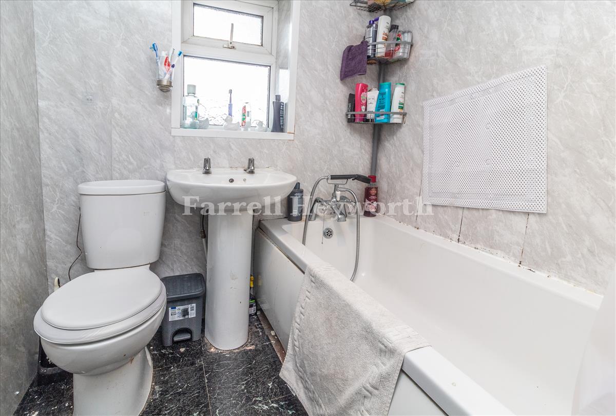 Bathroom image 2