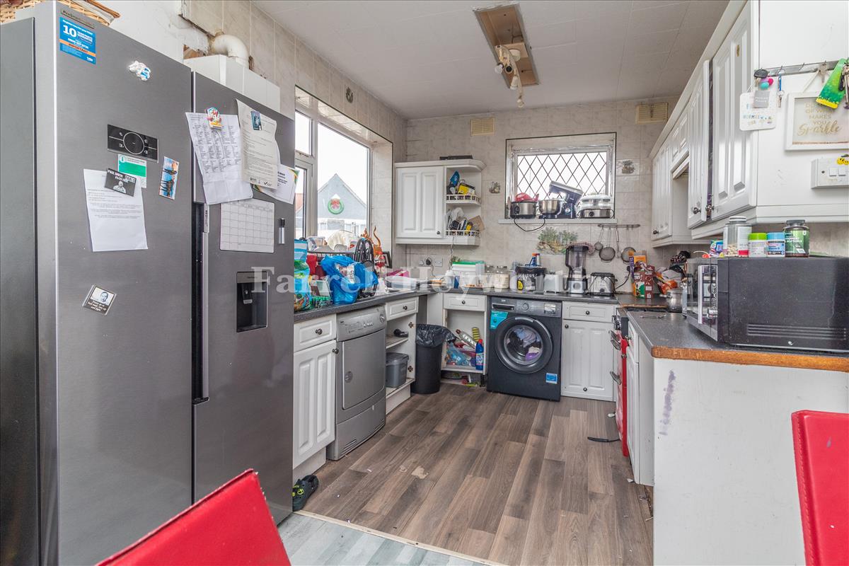 Kitchen Diner image 2