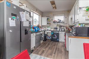 Kitchen Diner image 2