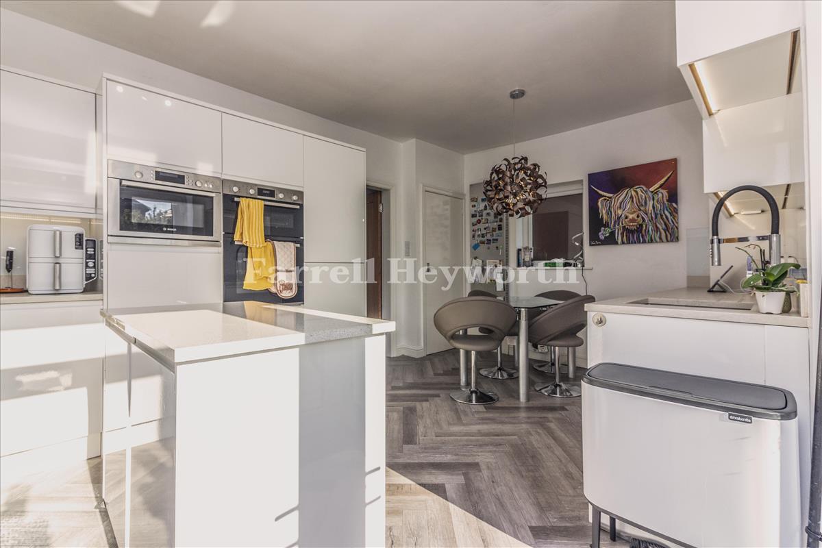 Kitchen e