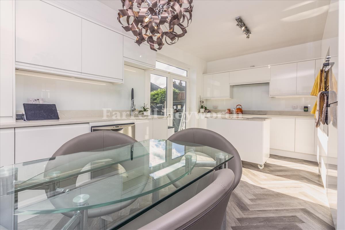 Kitchen f