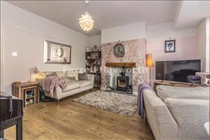 Lounge b