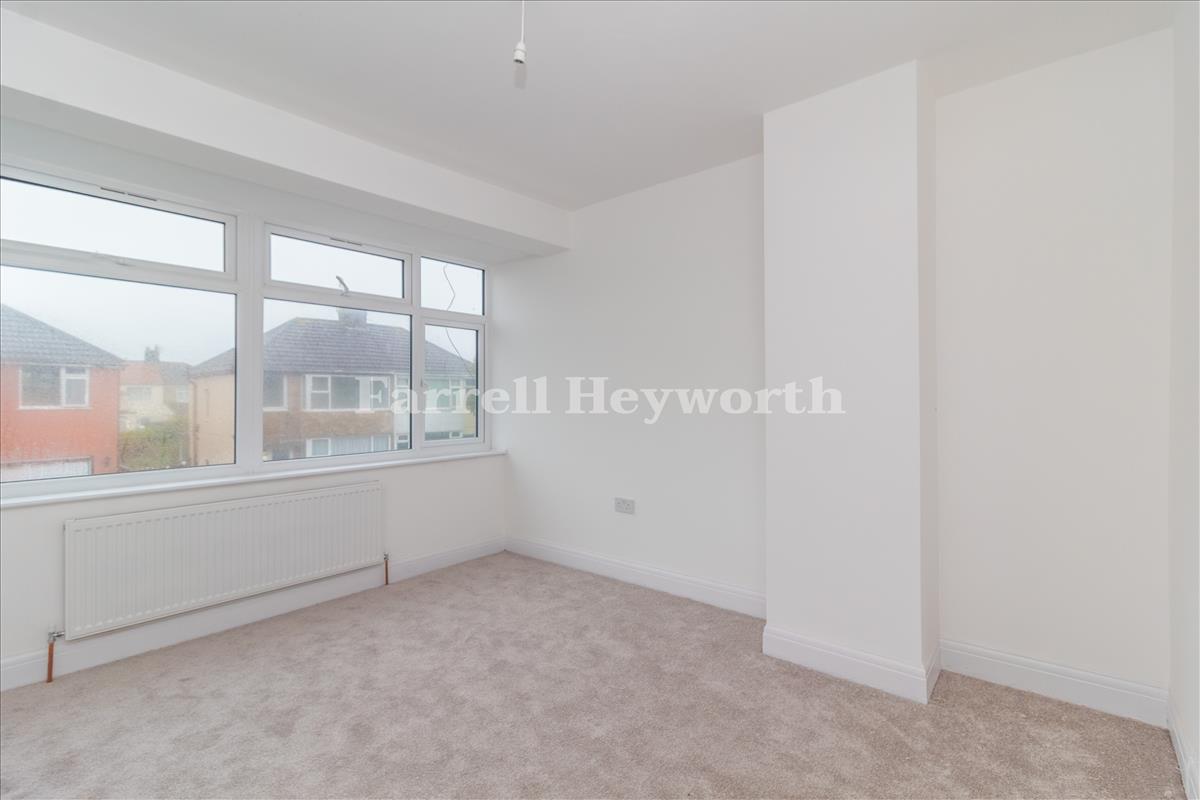 Bedroom 1 image 2