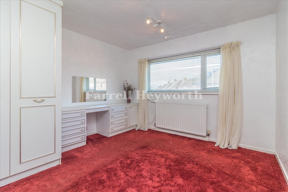 Bedroom 1 image 2