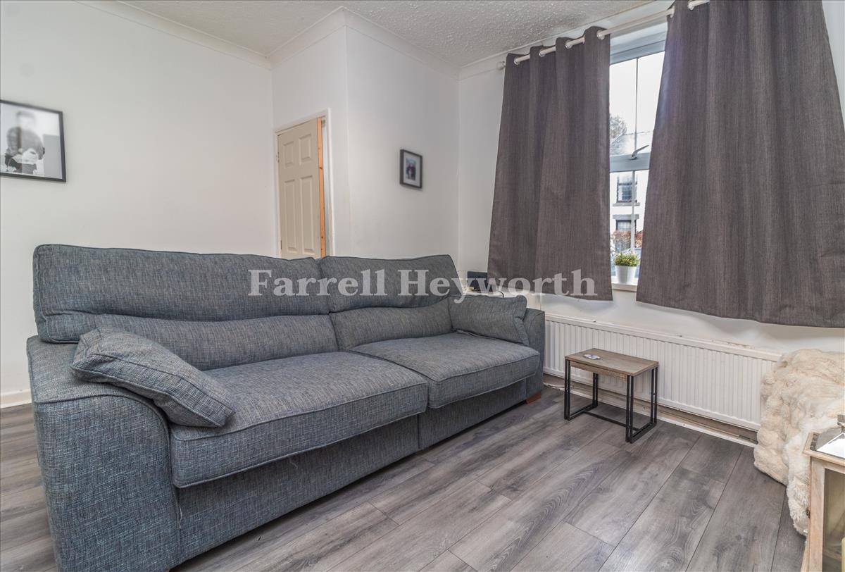 Lounge image 2