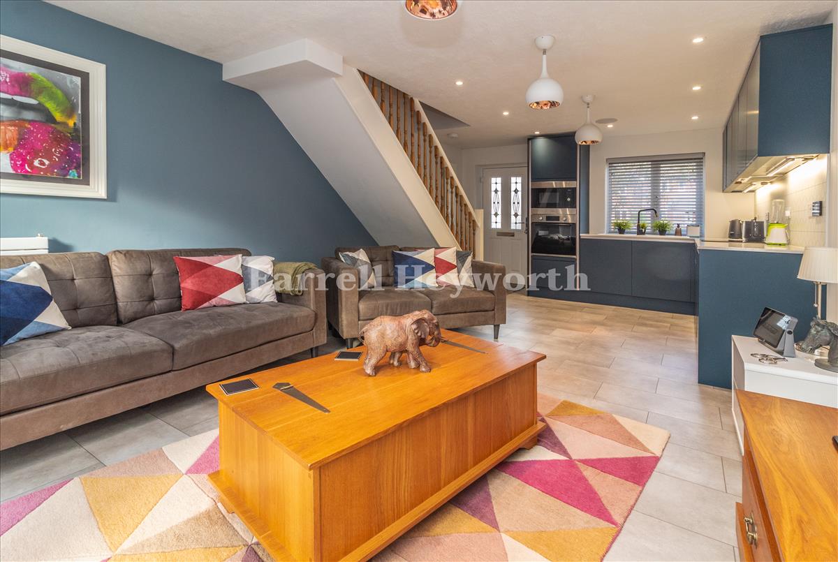 Open Plan Living image 5
